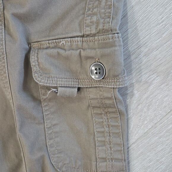 EST 1946 Beown cargo cotton-spandex capris. Front, leg, back pockets sz12 - Picture 3 of 9